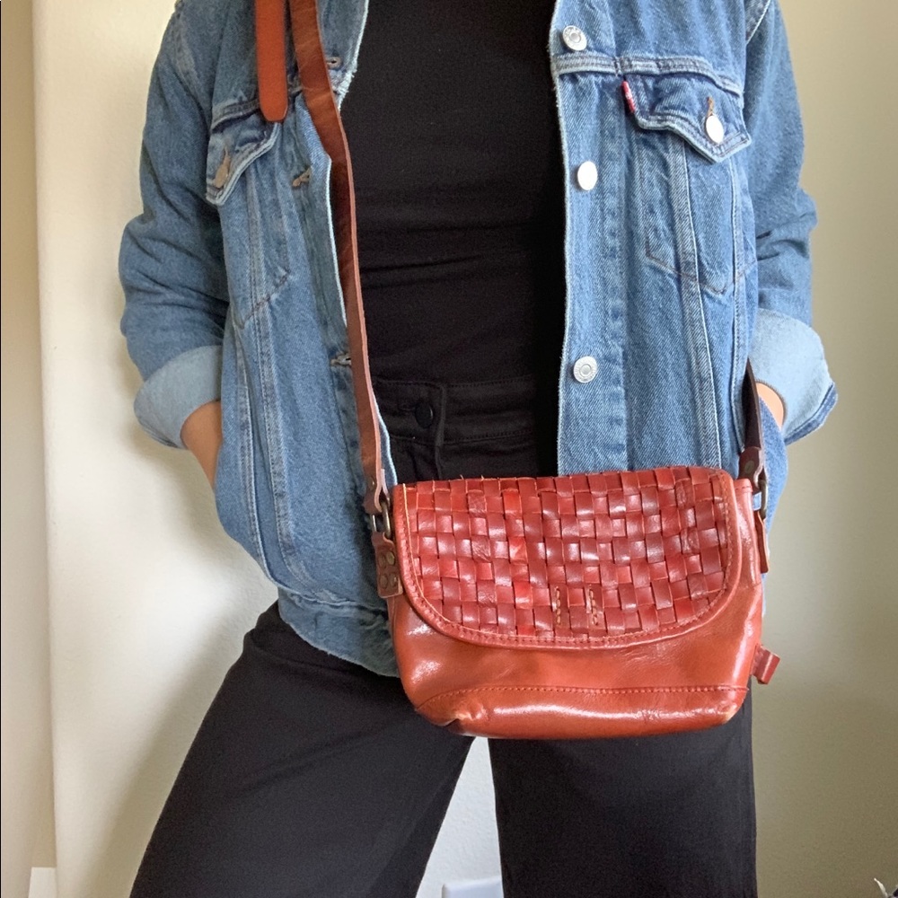 Vintage handmade leather crossbody purse 👜